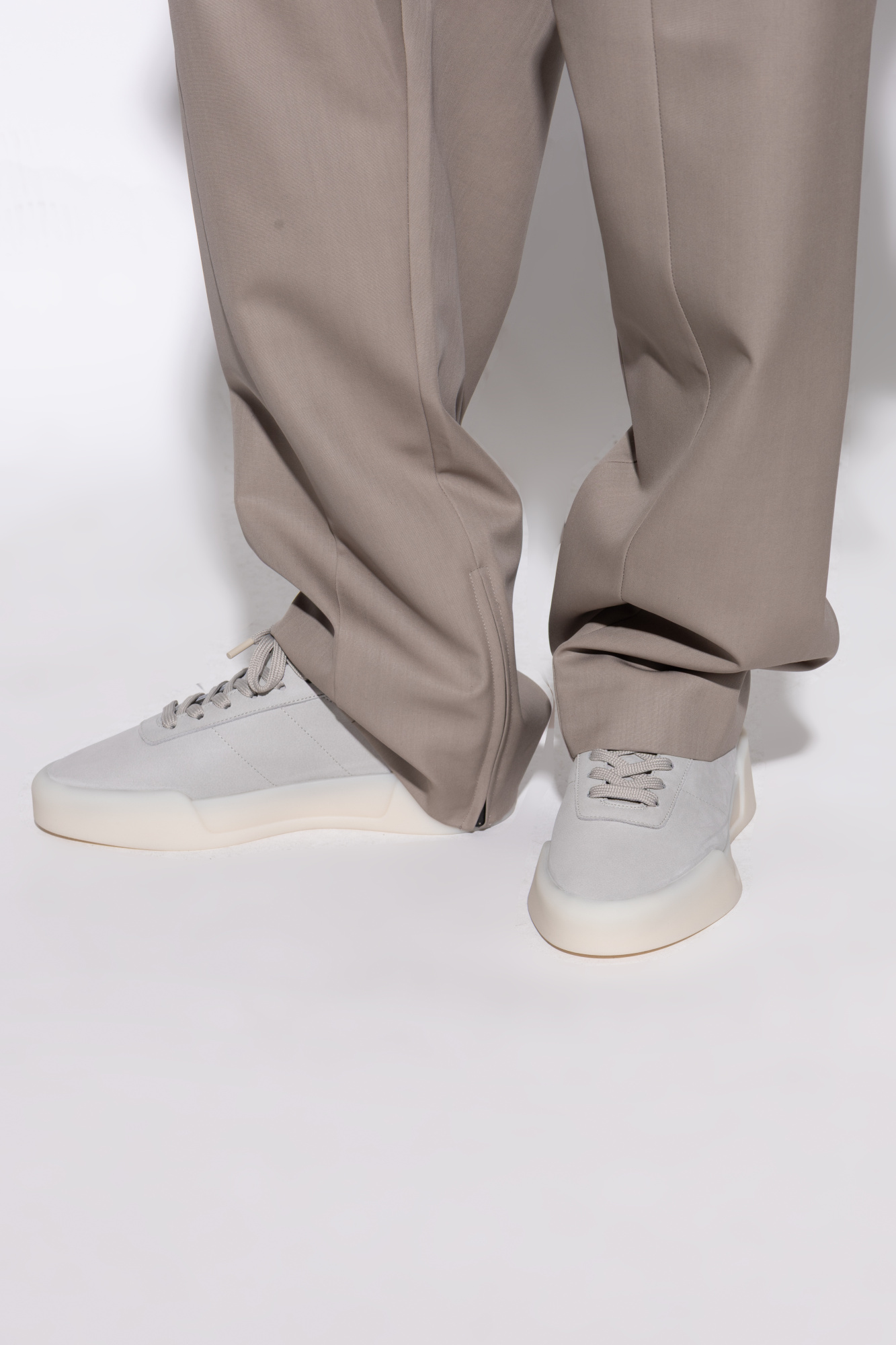 スニーカー FEAR OF GOD Men Sneakers FGE280101 NUB058 Grey Shop Grey Mens Fear of God x Athletics I Basketball Lace Up
